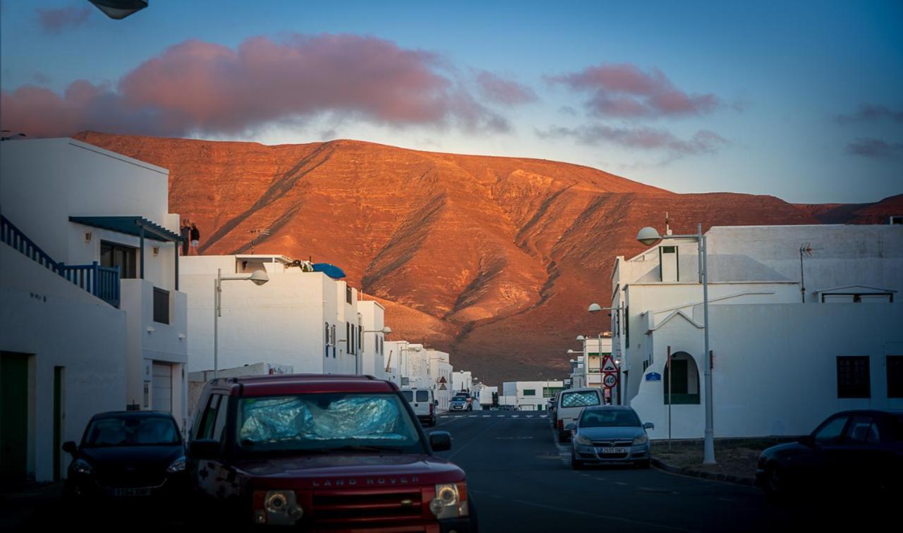 Volcanokite Apartments Famara Exterior photo